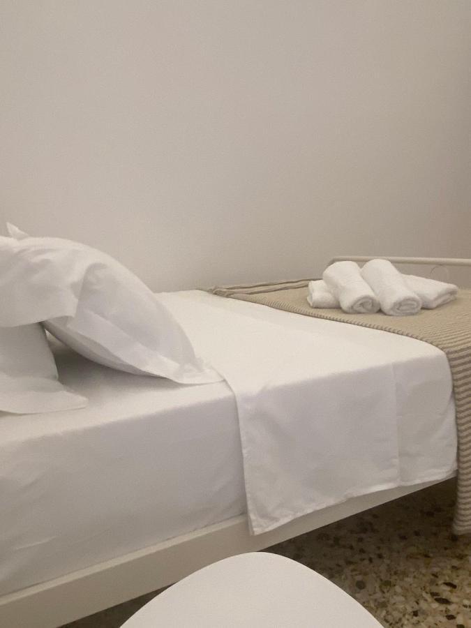 Paola's Near Athens Airport Apartment